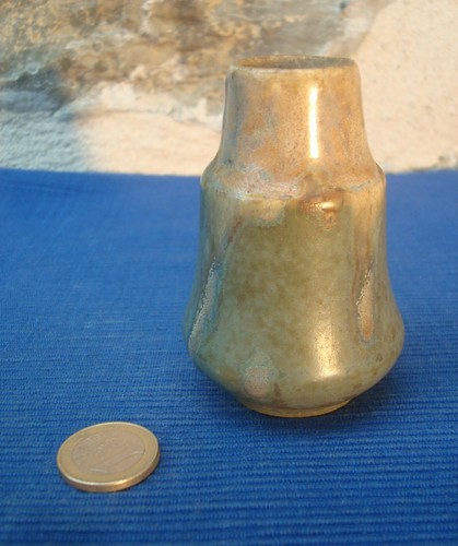 V54 joli petit vase - v54,
